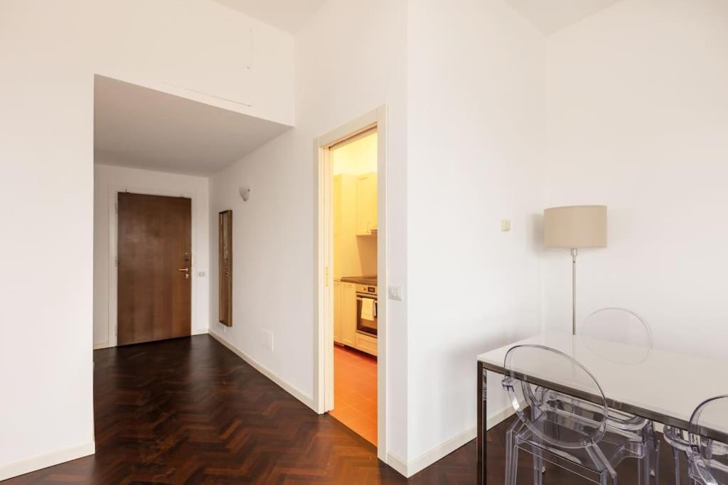 Apartament Elegante Bilocale Porta Genova - Mirable Pm Mediolan Zewnętrze zdjęcie